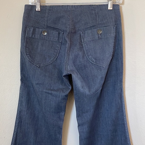 Old Navy, flare legs jeans. - Picture 2 of 10